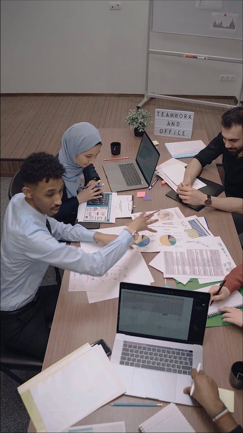 有关团队合作, 垂直视频, 多样化的免费素材视频