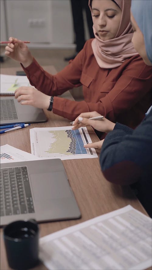 有关同事, 团队, 垂直视频的免费素材视频