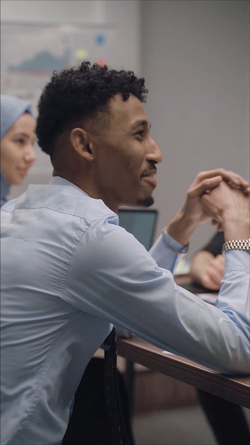 有关团队, 坐, 垂直视频的免费素材视频