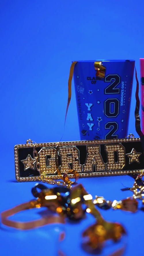 有关2021年, 五彩纸屑, 垂直视频的免费素材视频