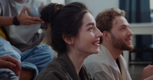 有关人,女人,握住的免费素材视频