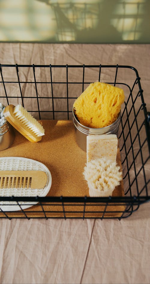 有关垂直视频, 手, 梳子的免费素材视频