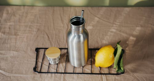 有关不倒翁, 不锈钢, 乾草的免费素材视频