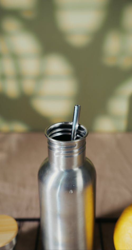 有关不倒翁, 不锈钢, 乾草的免费素材视频