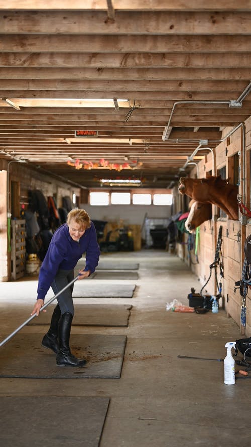 有关垂直视频, 女人, 清洁的免费素材视频