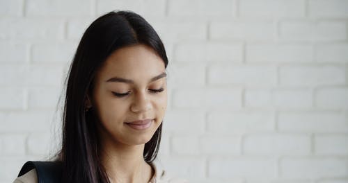 有关大笑, 女孩, 室内的免费素材视频