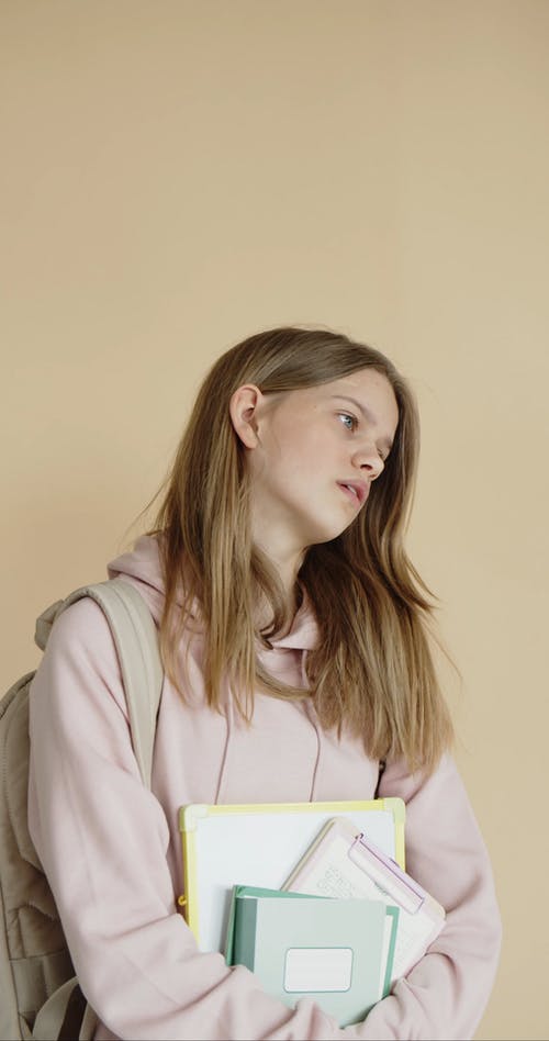 有关严肃, 图书, 垂直视频的免费素材视频