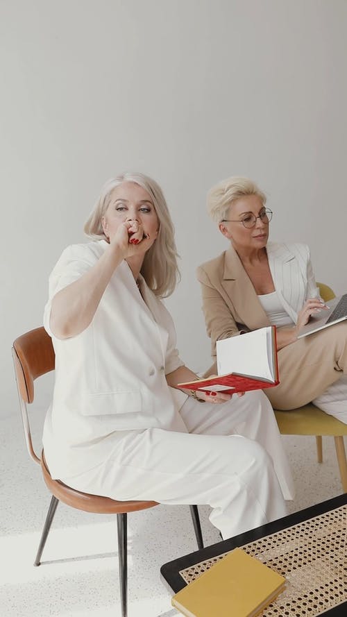 有关商业, 商界女性, 垂直视频的免费素材视频