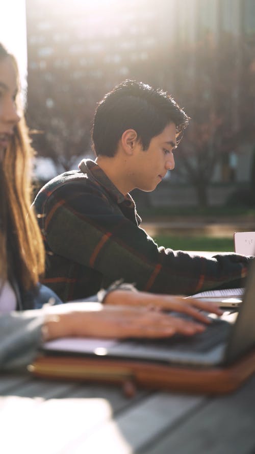 有关分配, 功课, 垂直视频的免费素材视频