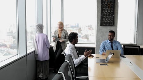 有关4人, 人, 雇员的免费素材视频