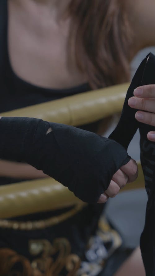 有关去除, 垂直视频, 手的免费素材视频