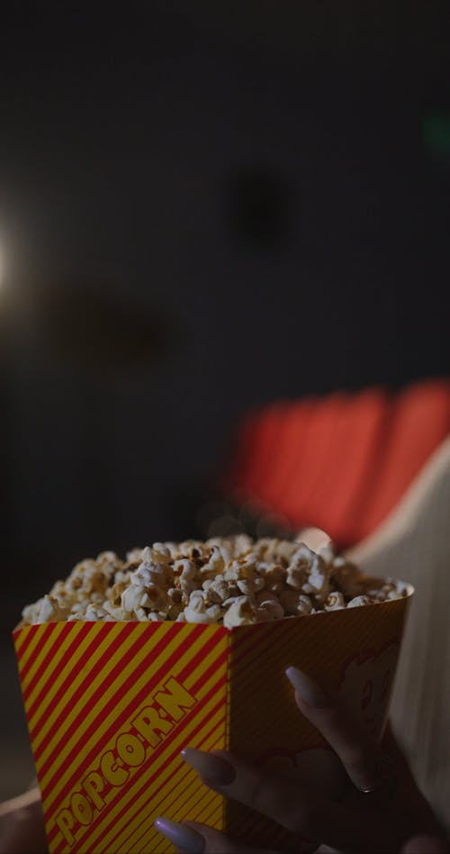 有关＃室内, 分享, 垂直视频的免费素材视频