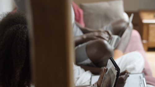 有关儿童,坐,女孩的免费素材视频