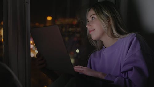 有关女人, 家, 小工具的免费素材视频