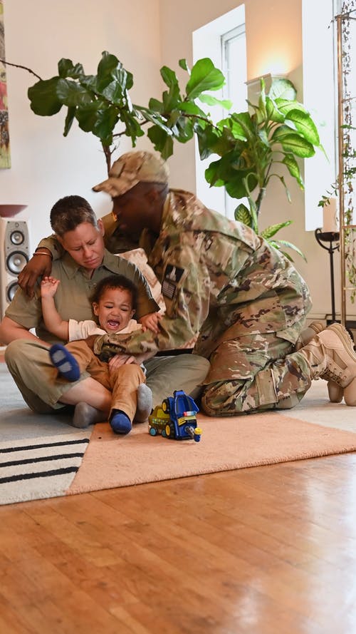 有关义务, 人, 伪装的免费素材视频