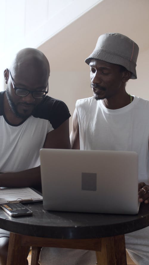 有关一起, 垂直视频, 室内的免费素材视频