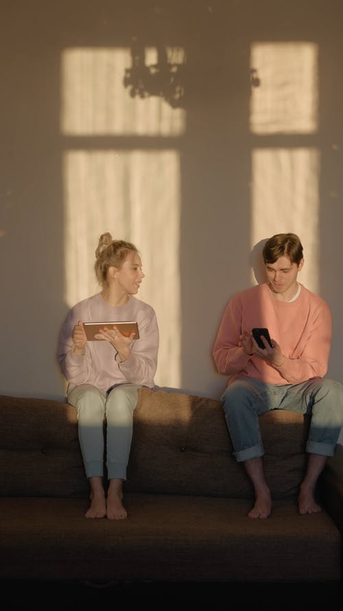 有关一对, 人, 坐的免费素材视频