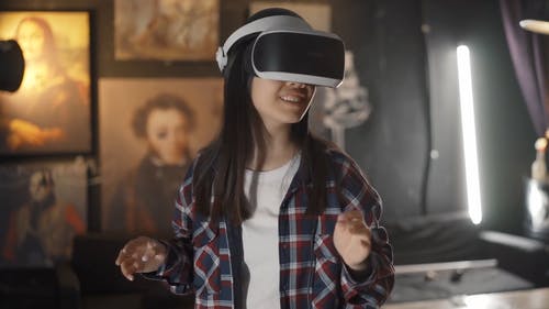 有关VR, vr护目镜, 女孩的免费素材视频