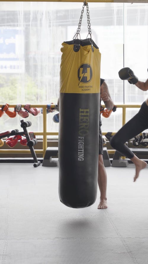 有关人, 健身, 健身器材的免费素材视频