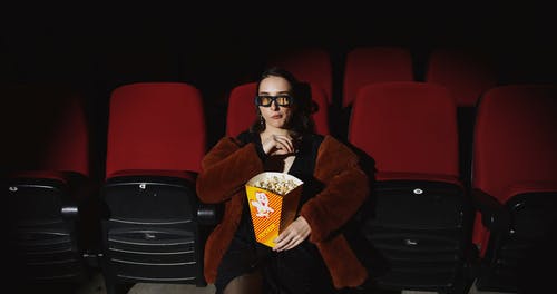 有关3d眼镜, 吃, 咀嚼的免费素材视频