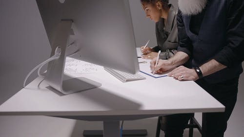 有关个人电脑, 同事, 圆子笔的免费素材视频