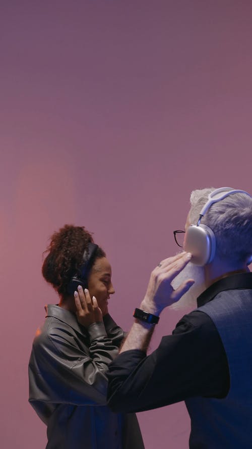 有关享受, 听音乐, 垂直视频的免费素材视频