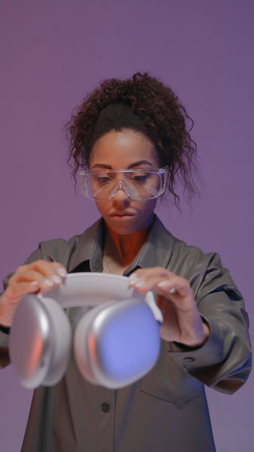 有关创新, 垂直视频, 女人的免费素材视频