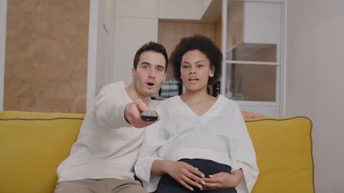 有关一对, 丈夫, 在家的免费素材视频