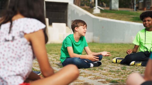 有关坐, 夏天, 户外的免费素材视频
