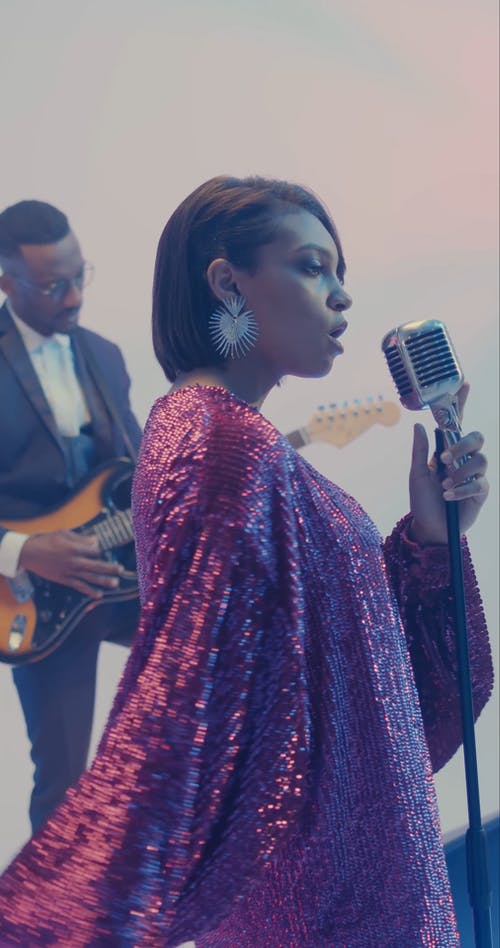 有关人, 唱歌, 垂直视频的免费素材视频