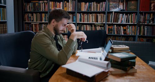 有关人, 作家, 室内的免费素材视频