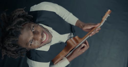 有关人, 向上看, 微笑的免费素材视频