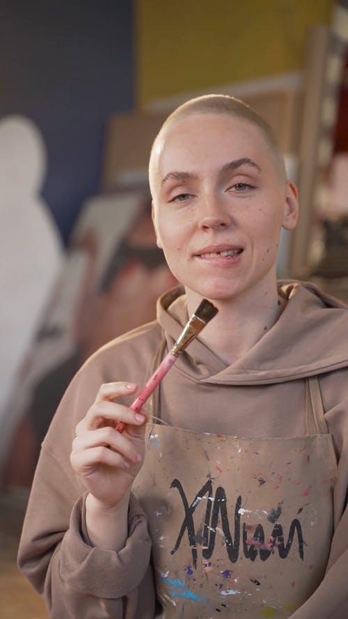 有关围裙, 垂直视频, 女人的免费素材视频