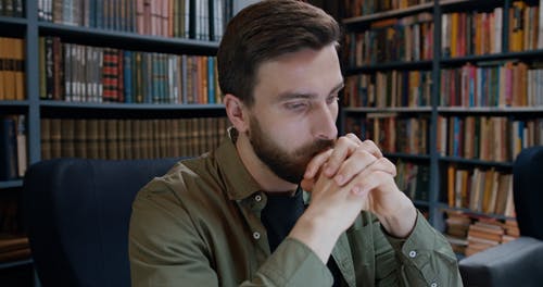 有关人, 伸展, 图书馆的免费素材视频