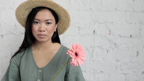 有关人, 女人, 帽子的免费素材视频