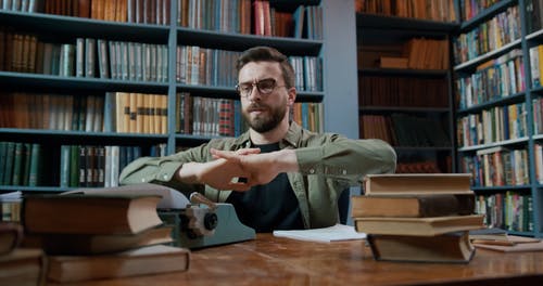 有关人, 伸展, 作家的免费素材视频