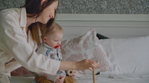 有关女人, 室内, 宝宝的免费素材视频