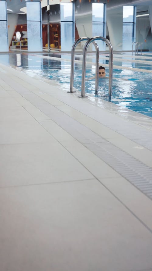 有关人, 半裸, 垂直视频的免费素材视频