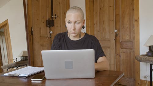 有关人, 刺青的, 剪头发的免费素材视频