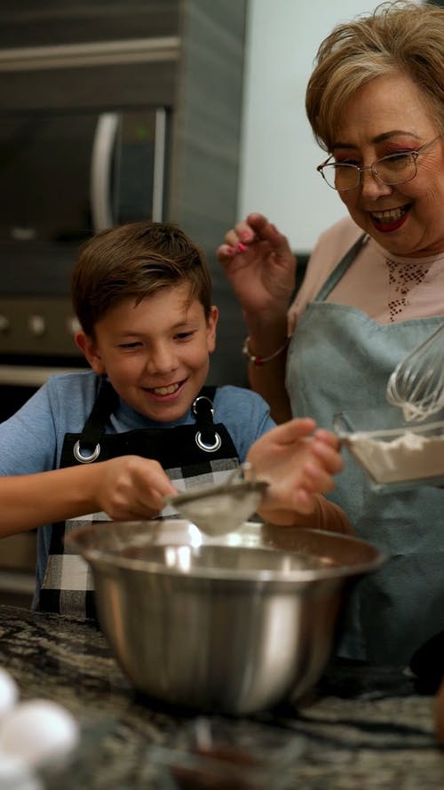 有关＃室内, 使劲, 儿子的免费素材视频