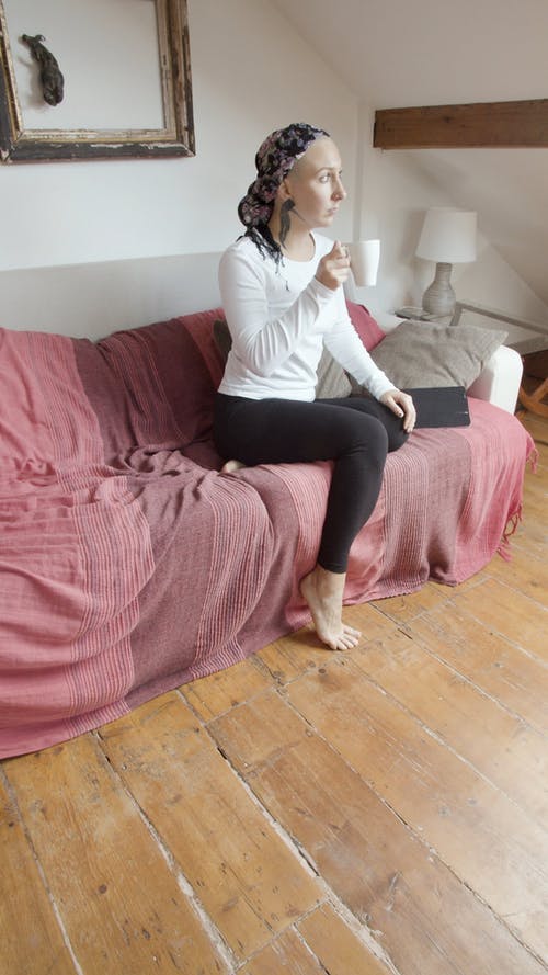 有关Throw Pillows, 咖啡, 坐的免费素材视频