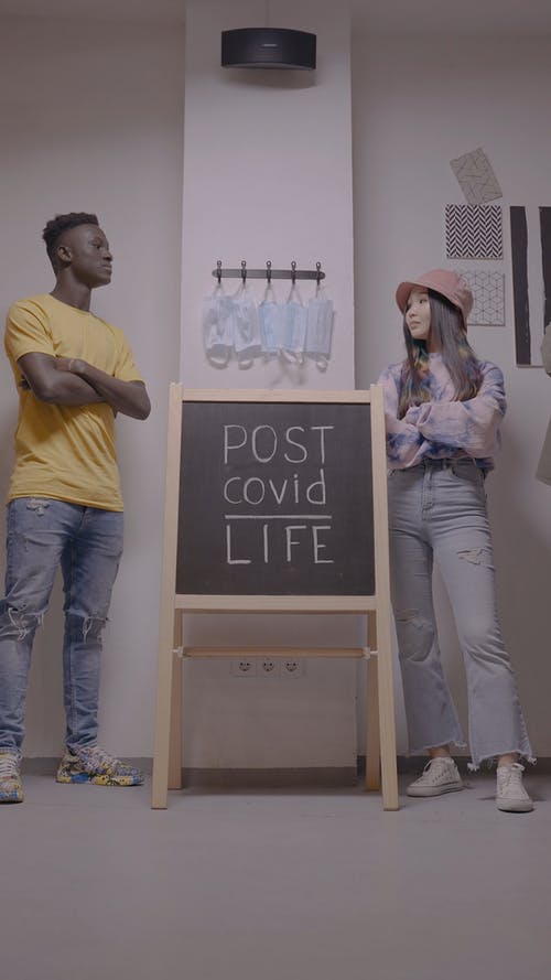 有关一起, 后疫情生活, 垂直视频的免费素材视频
