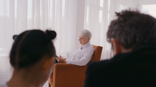 有关＃室内,人,坐的免费素材视频