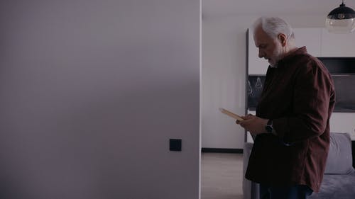 有关人, 伤心, 哀思的免费素材视频