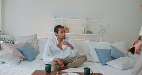 有关3C用品, Throw Pillows, 在家的免费素材视频