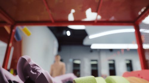 有关人, 半裸, 室内游泳池的免费素材视频