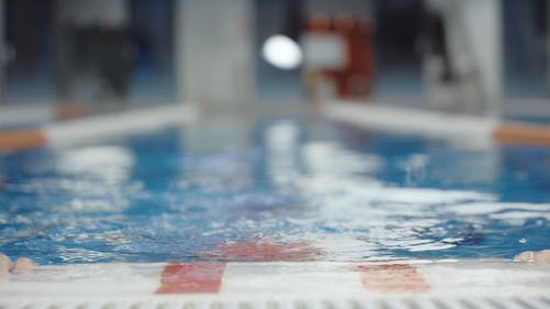 有关人, 健身, 室内游泳池的免费素材视频