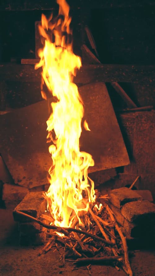 有关升火的木柴, 危险, 地狱的免费素材视频