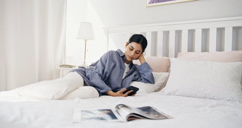 有关垂直视频, 女人, 室内的免费素材视频