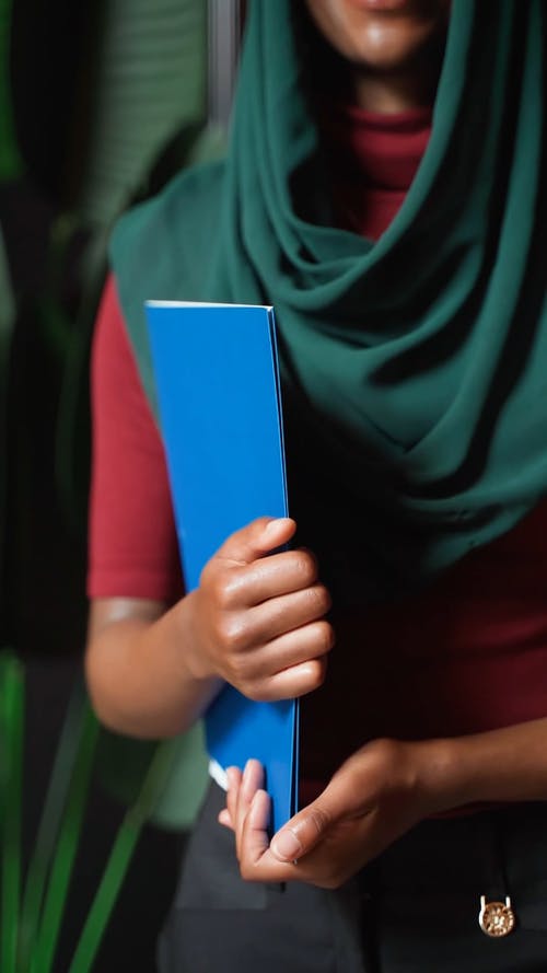 有关传统服饰, 商业, 垂直视频的免费素材视频